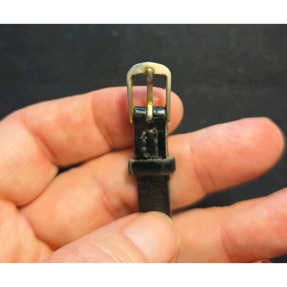 Ladies timex gold cased quartz watch with leather crocodile embossed black strap - Picture 5 of 9